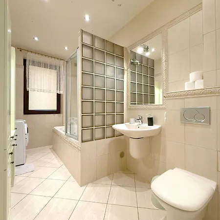 Apartment 15 - Duze Mieszkanie W Centrum Dla 9 Osob Gdynia
